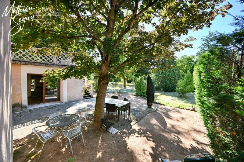 Maison - 200 m² - 8 pièces