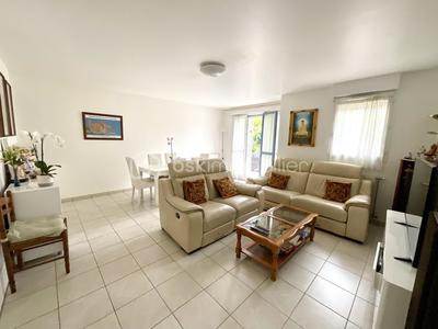 Maison - 93 m² - 4 pièces