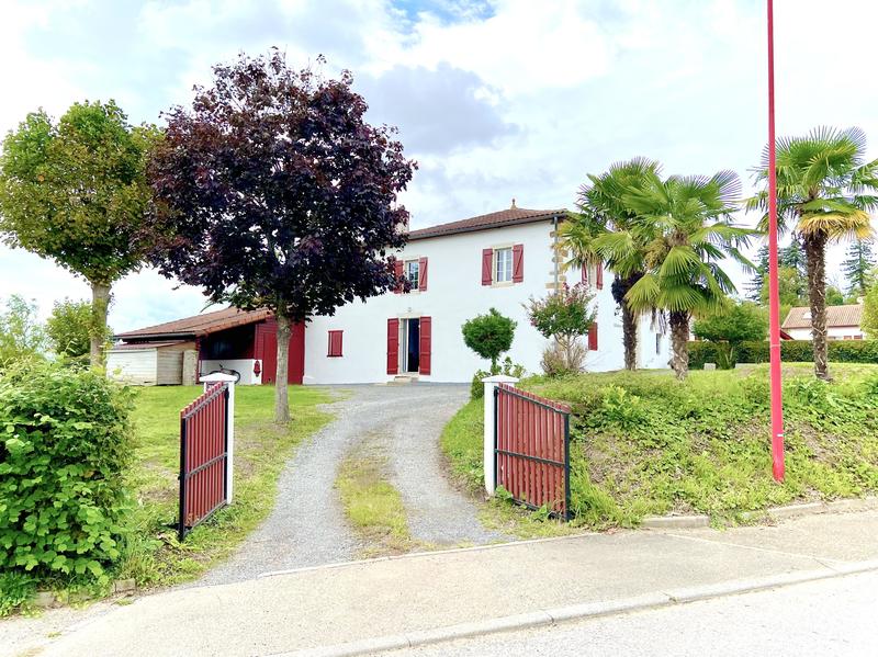 Maison de village - 250 m² - 9 pièces