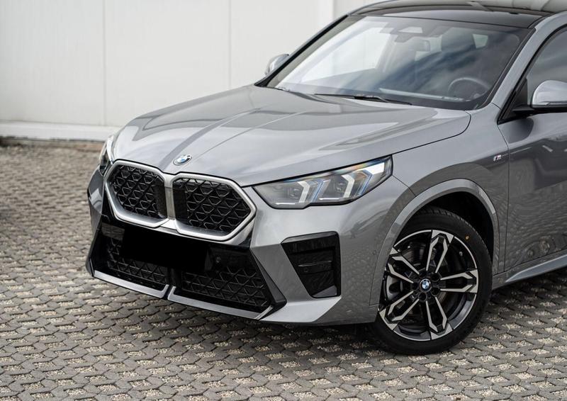 Bmw X2 20i 170 m-Sport / Toit Panoramique Camera de Recul Attache Remorque Coffre Elec