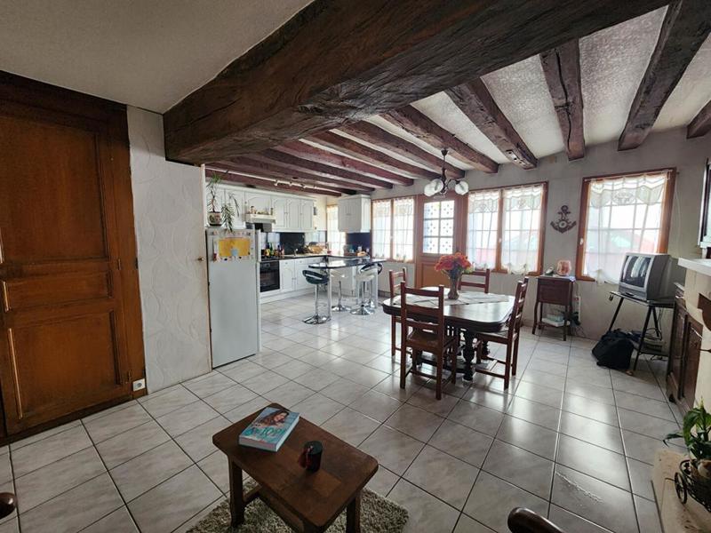 Maison - 185 m² - 9 pièces