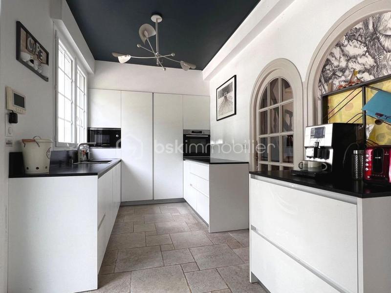 Propriété - 296 m² - 7 pièces