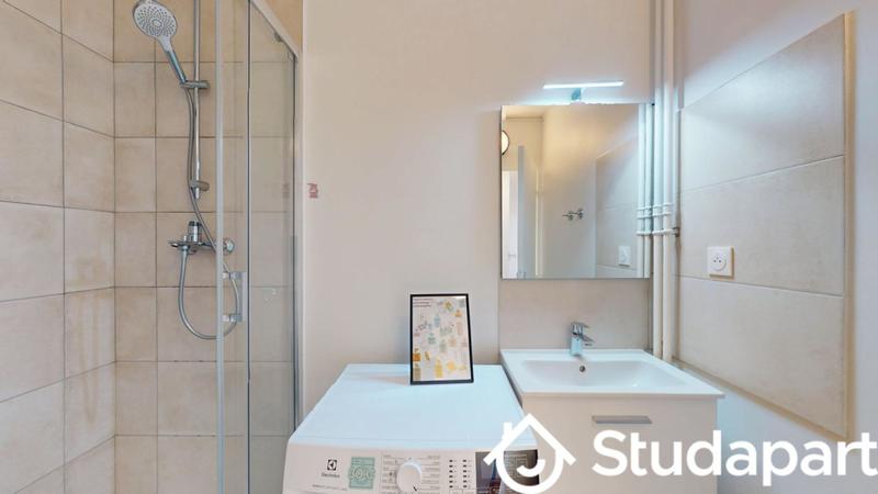 Chambre - 9 m² - 1 pièce