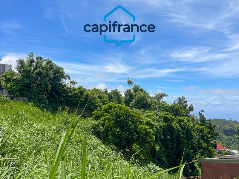 Terrain constructible - 1 800 m²