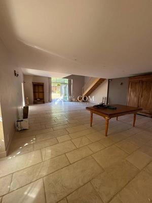 Maison - 258 m² - 10 pièces