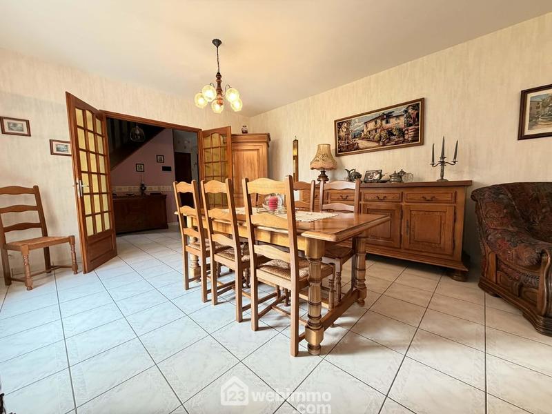Maison - 203 m² - 9 pièces