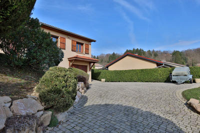 Maison - 94 m² - 4 pièces