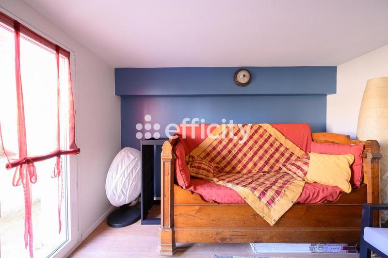 Maison - 330 m² - 7 pièces