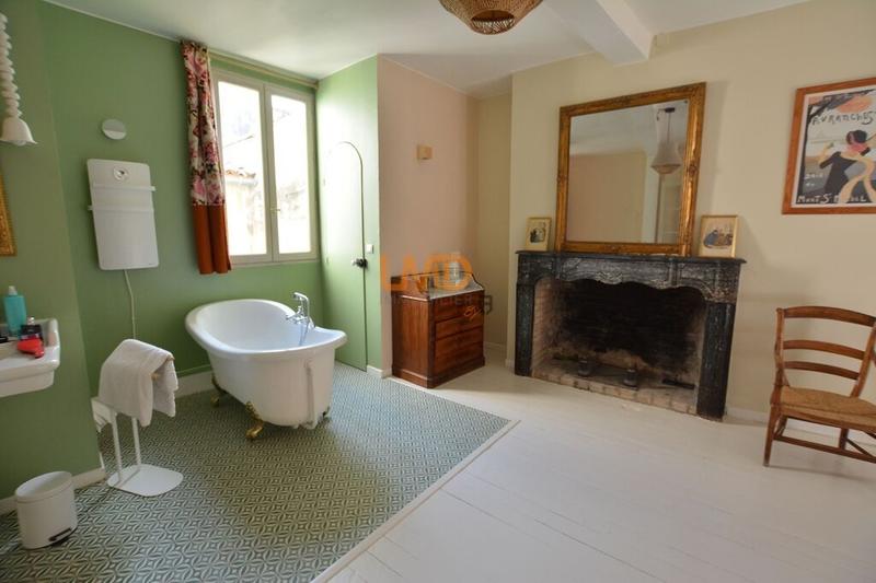 Demeure - 184 m² - 5 pièces