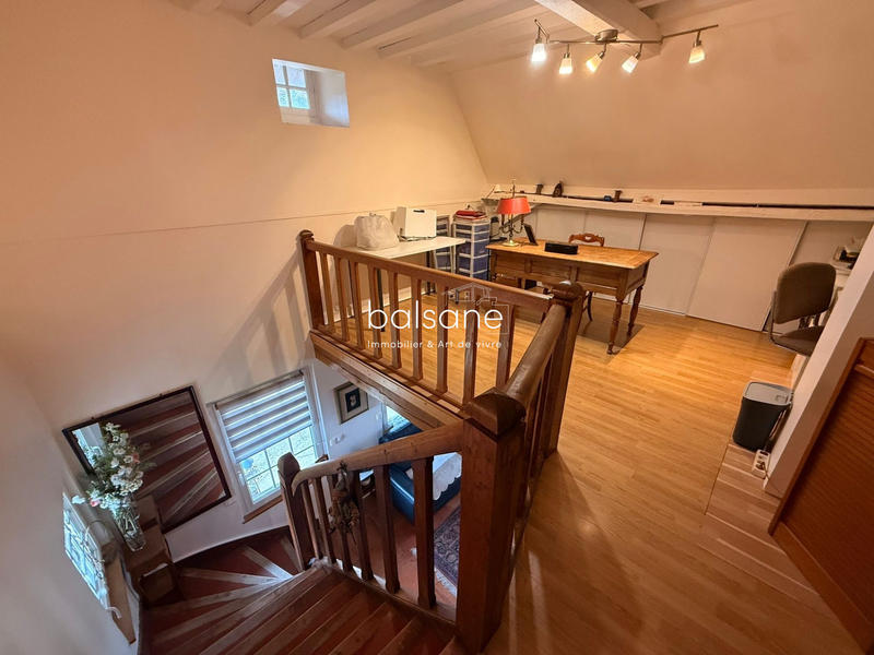 Maison traditionnelle - 175 m² - 8 pièces