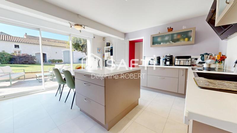 Maison - 275 m² - 8 pièces