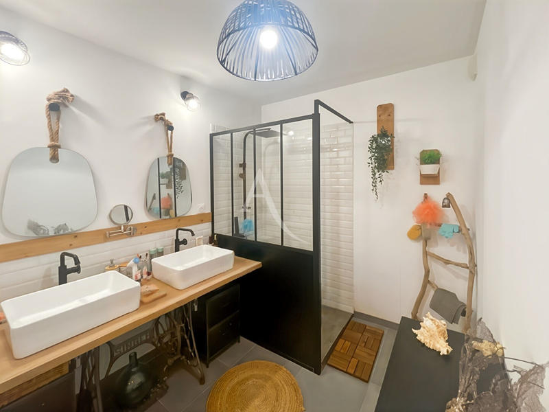 Appartement - 82 m² - 4 pièces