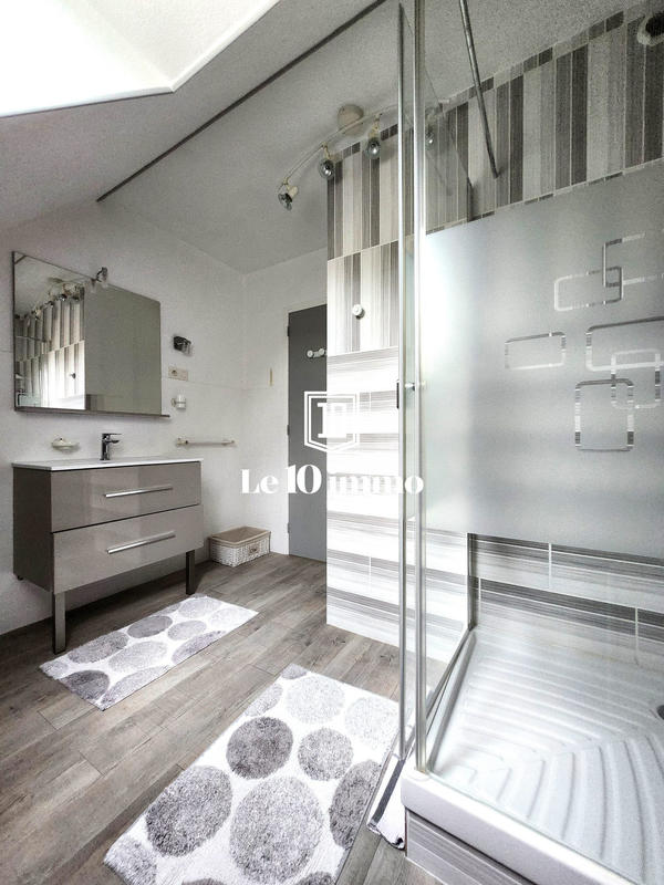 Maison - 182 m² - 8 pièces