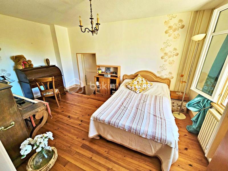 Maison - 94 m² - 5 pièces