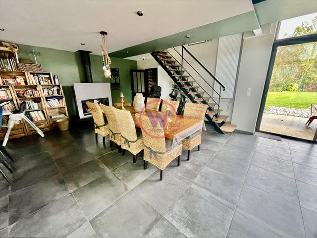 Maison - 260 m² - 10 pièces