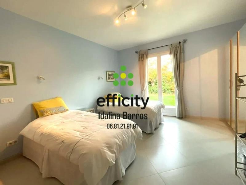 Pavillon - 267 m² - 10 pièces