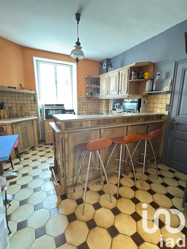 Maison - 216 m² - 8 pièces