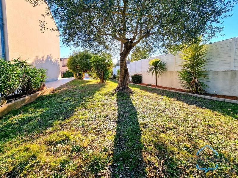 Maison - 222 m² - 8 pièces