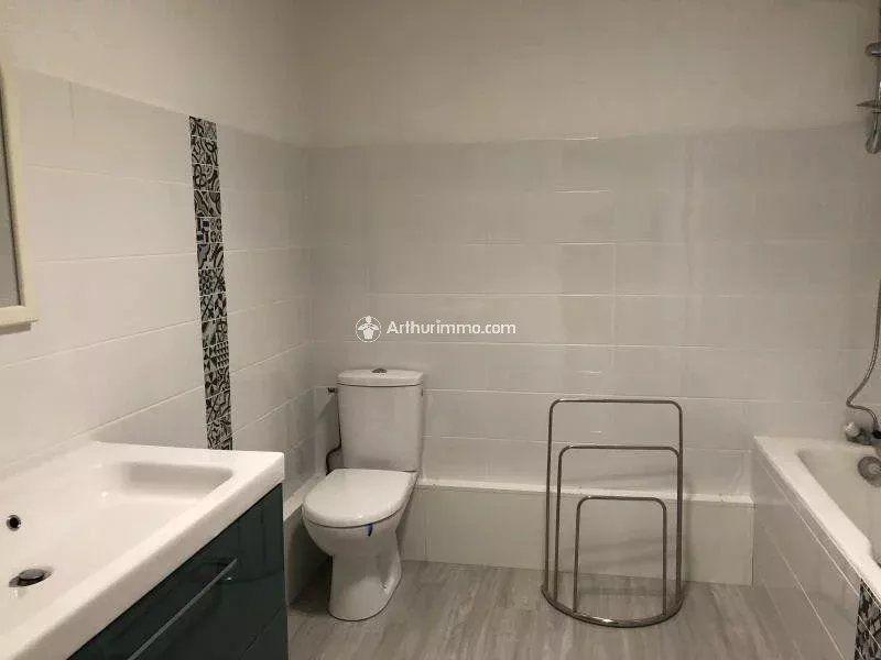 Appartement - 64 m² - 2 pièces