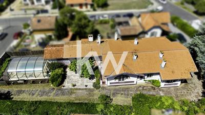 Maison - 225 m² - 6 pièces