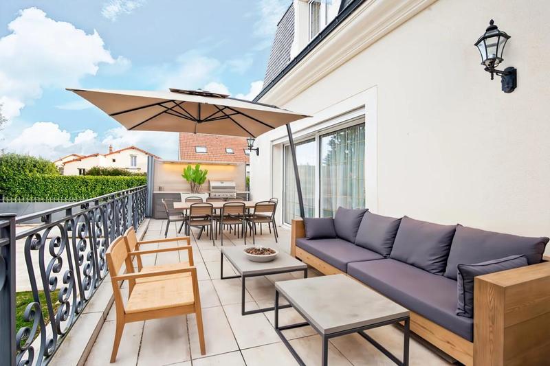 Maison d'architecte - 350 m² - 7 pièces