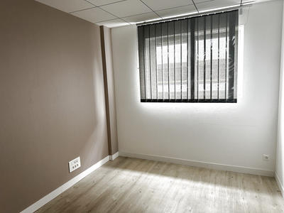 Bureau - 84 m²