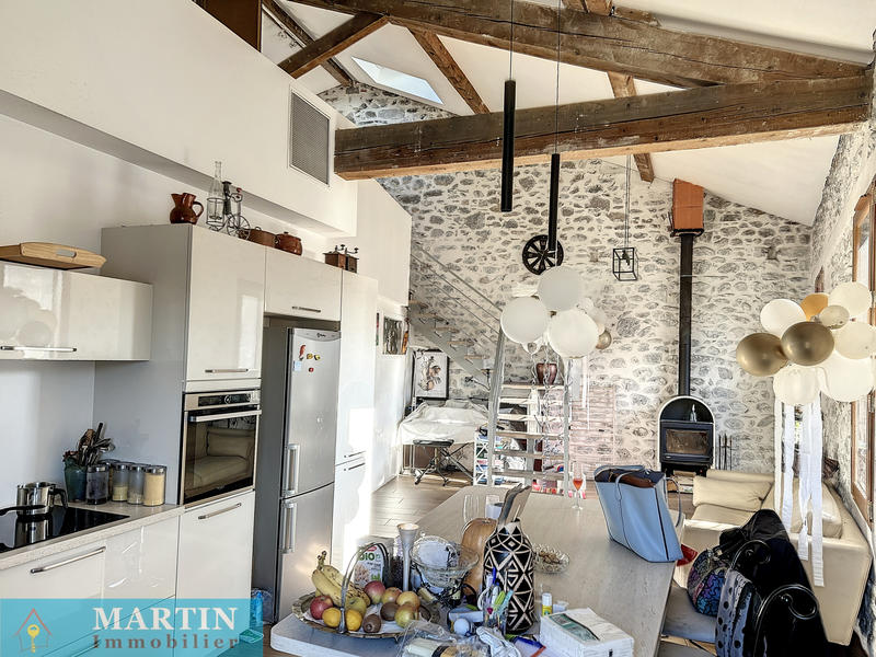 Maison - 230 m² - 8 pièces