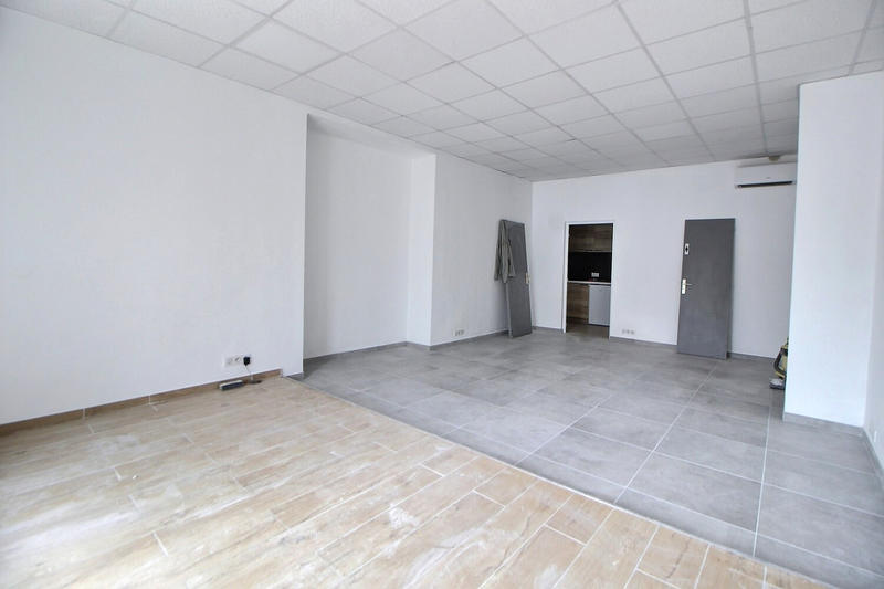 Local commercial - 45 m² - 2 pièces