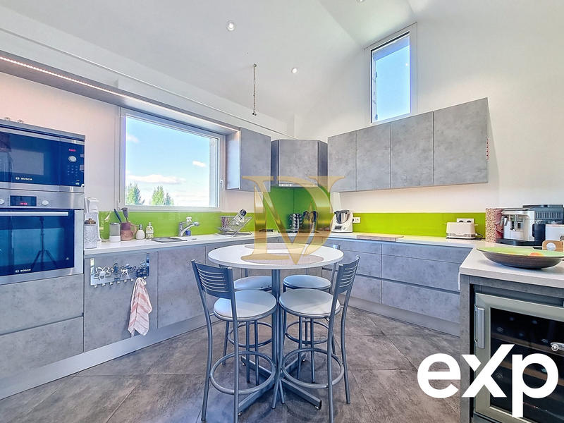 Maison ancienne - 402 m² - 11 pièces