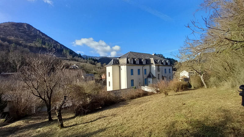 Local commercial - 1 082 m²