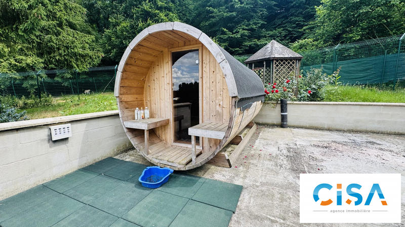 Maison - 186 m² - 7 pièces