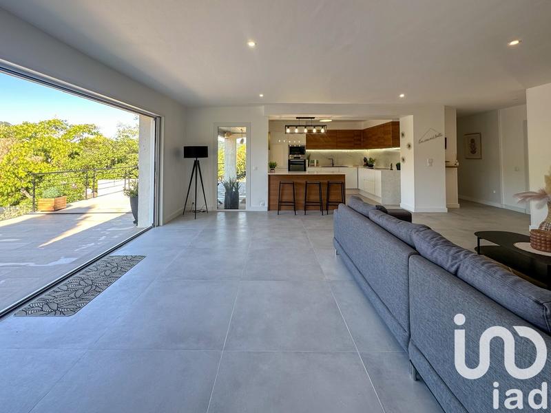 Maison - 137 m² - 5 pièces