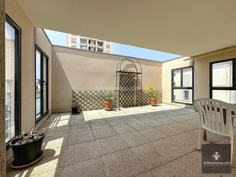 Appartement - 155 m² - 6 pièces