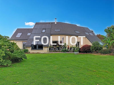 Maison - 201 m² - 7 pièces