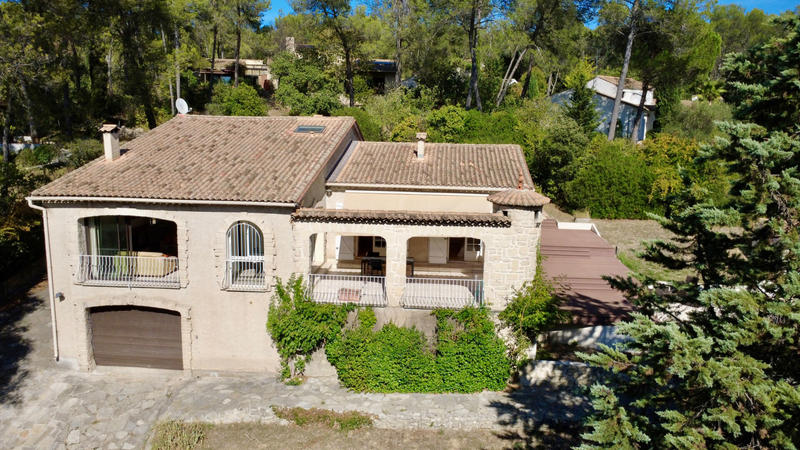 Villa - 215 m² - 7 pièces