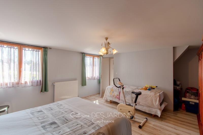 Maison traditionnelle - 136 m² - 6 pièces