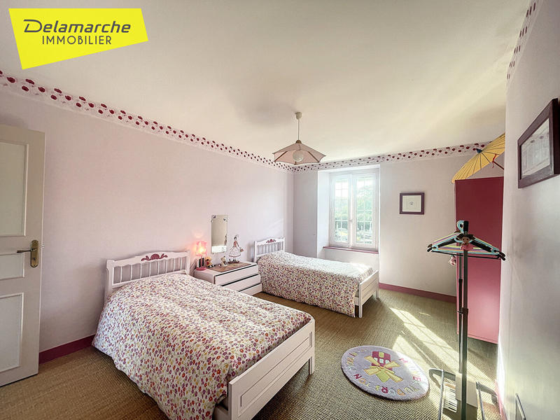 Maison - 231 m² - 7 pièces