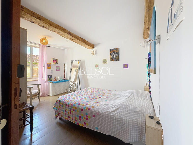 Maison - 210 m² - 6 pièces