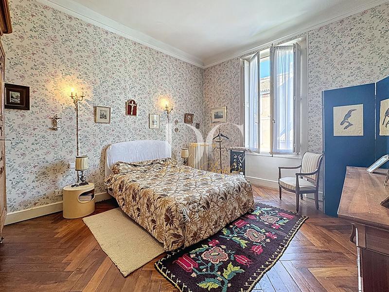 Maison - 180 m² - 6 pièces