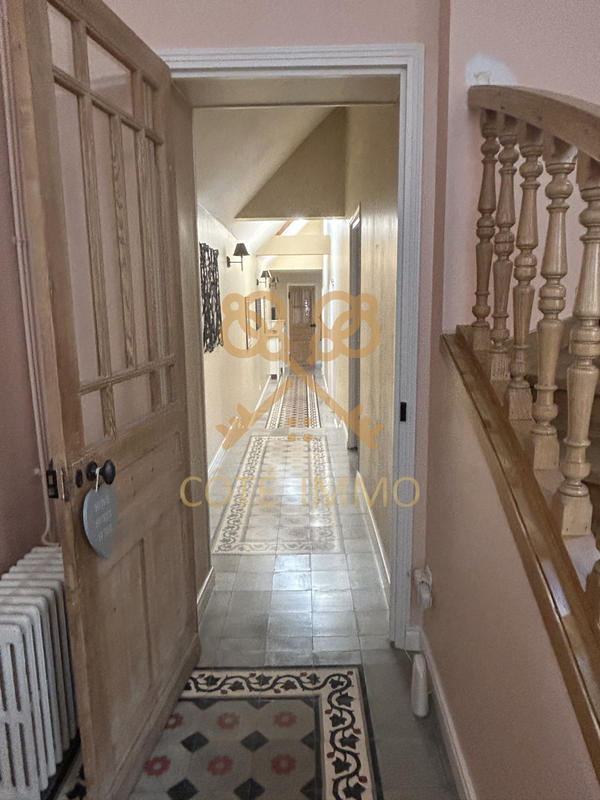 Maison - 236 m² - 8 pièces