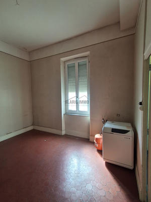 Maison - 950 m² - 42 pièces