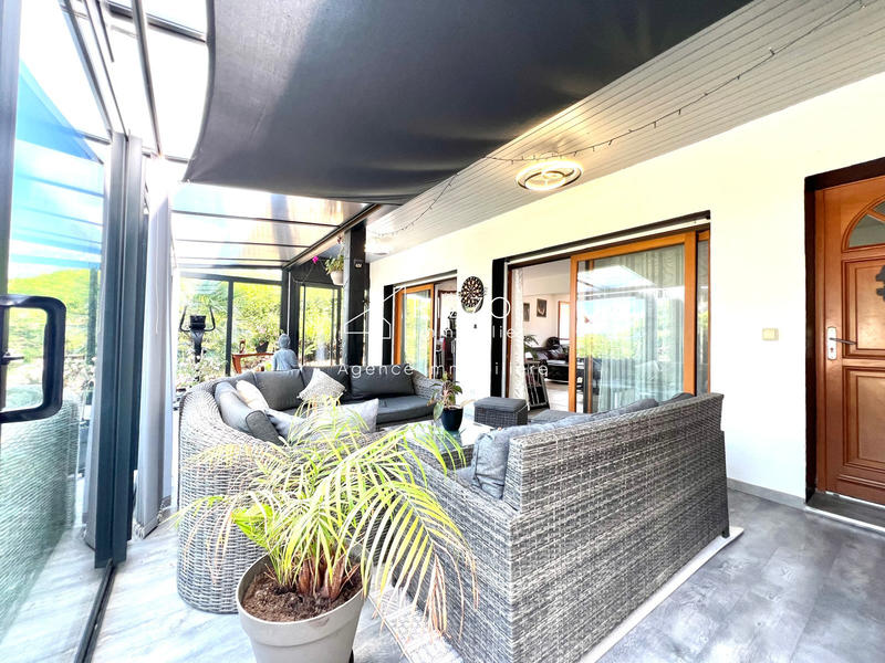 Maison - 180 m² - 6 pièces