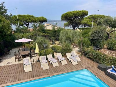 Maison - 200 m² - 6 pièces