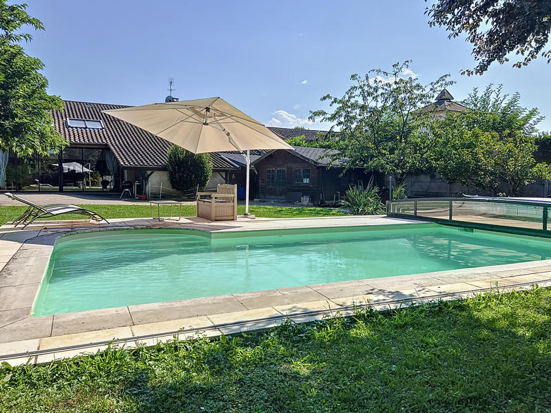 Maison - 253 m² - 6 pièces