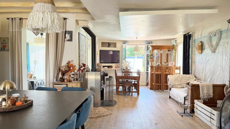 Maison - 200 m² - 6 pièces