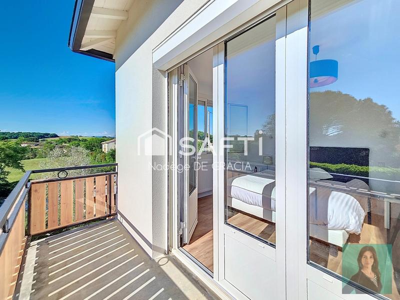 Maison - 211 m² - 7 pièces