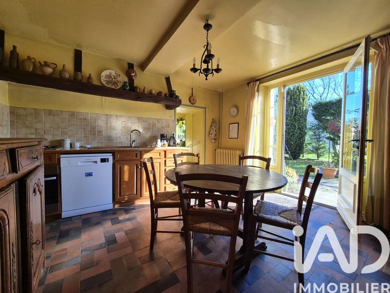 Maison - 180 m² - 7 pièces