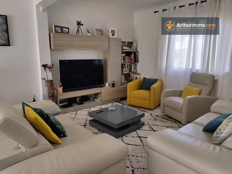 Maison - 235 m² - 8 pièces