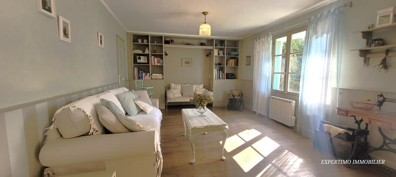 Maison - 220 m² - 9 pièces