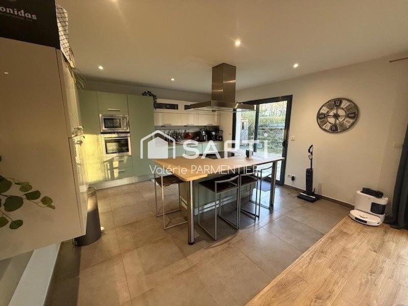 Maison - 222 m² - 6 pièces